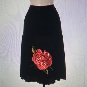Anthropologie Viola Rose Splendor skirt M wool black rose